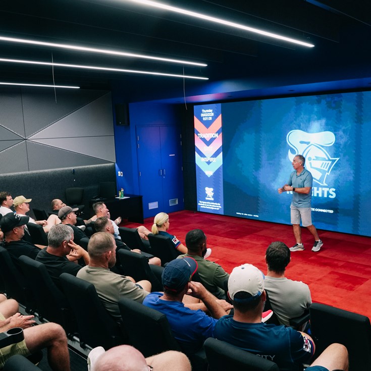 Hagan returns to support coaching development