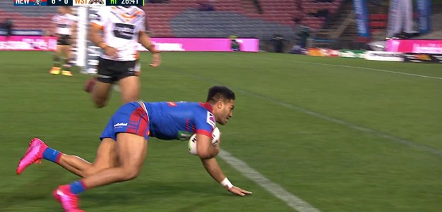 Hunt grabs a try for Newcastle