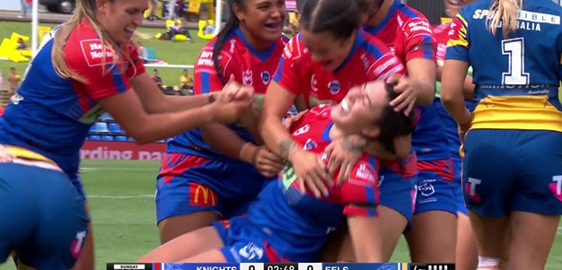 Teitzel scores the first ever Knights try in NRLW